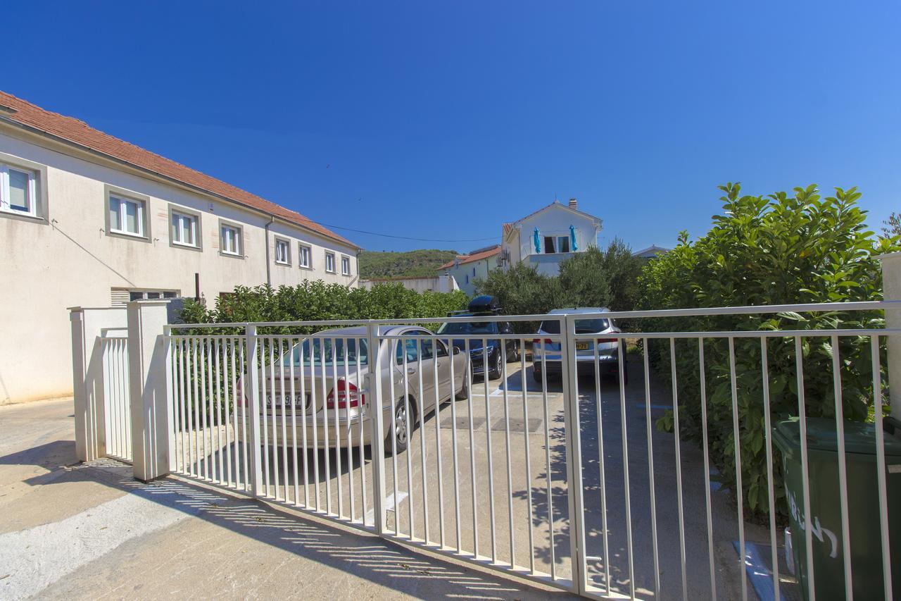 Apartments Villa Tribunj Tribalj Eksteriør bilde