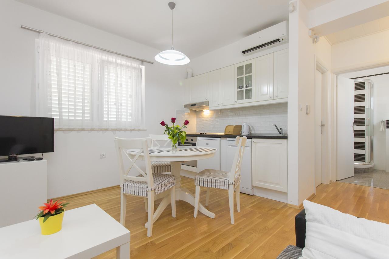 Apartments Villa Tribunj Tribalj Eksteriør bilde